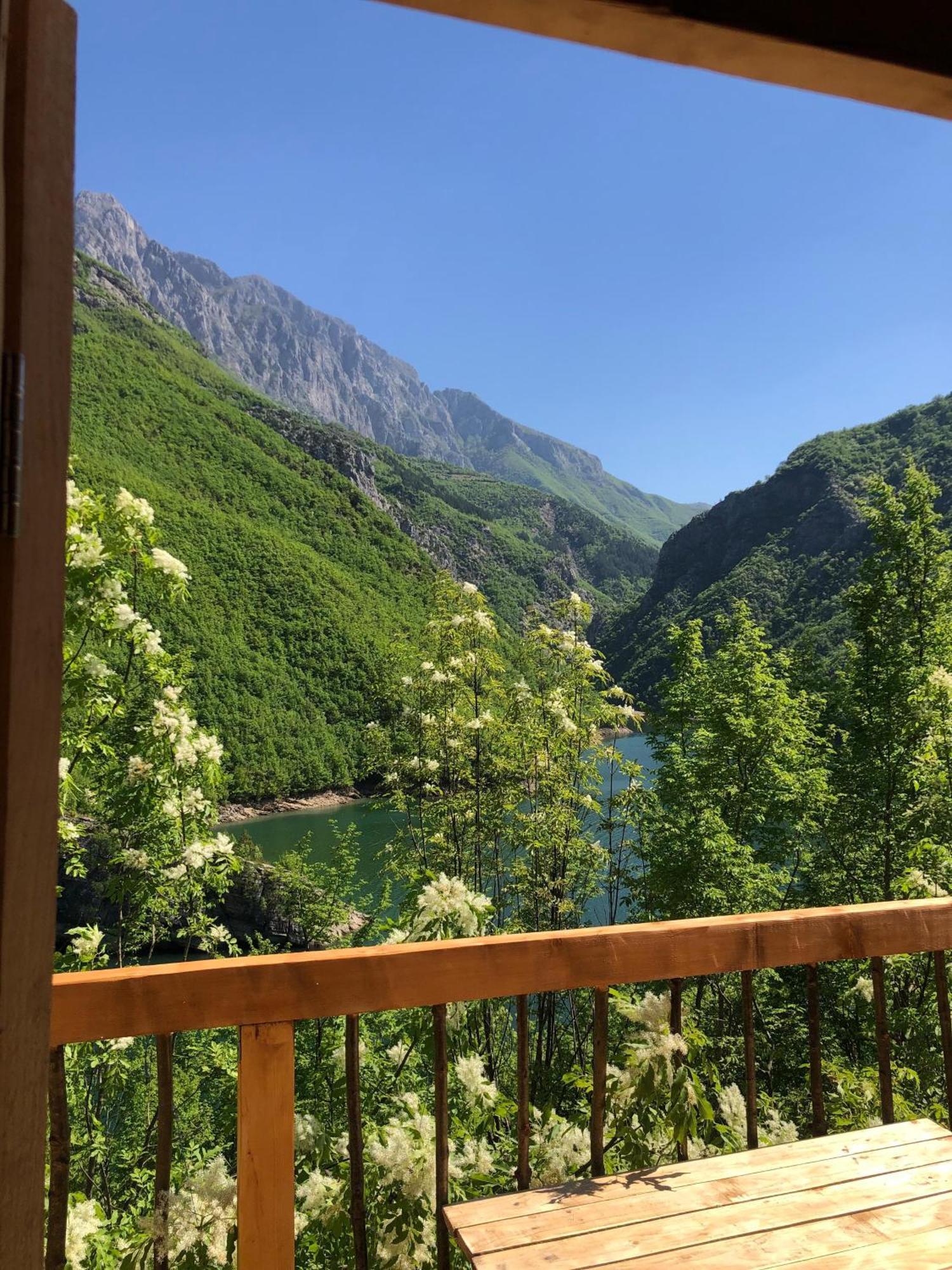 Twin Villas Komani Lake Екстер'єр фото