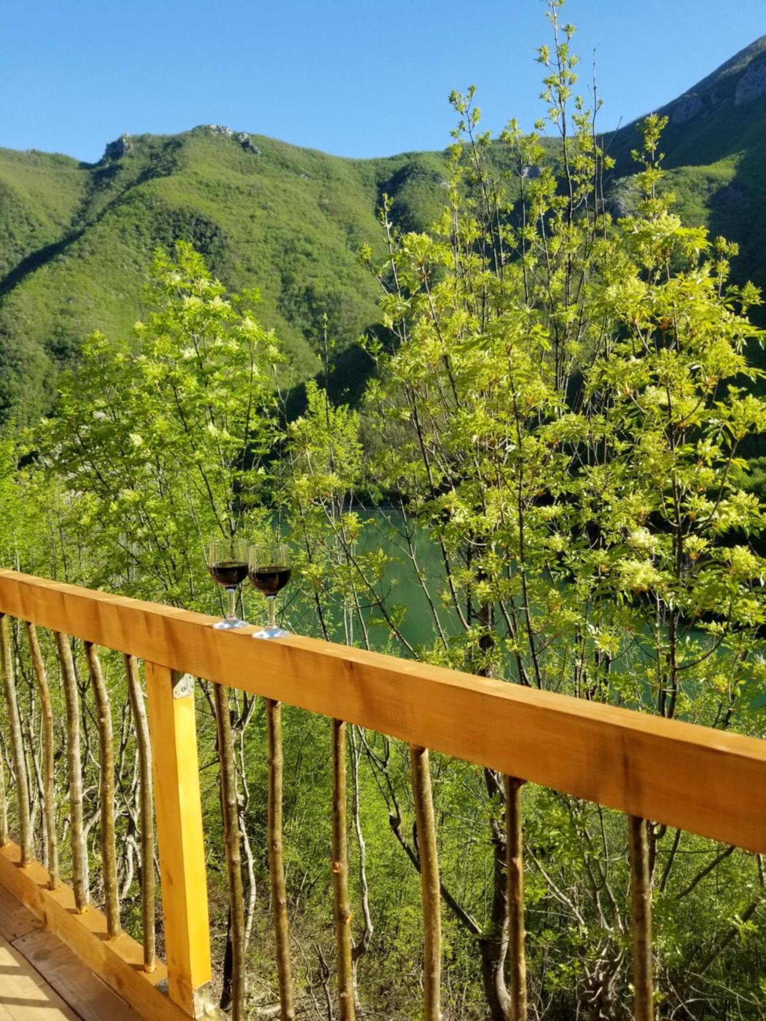 Twin Villas Komani Lake Екстер'єр фото